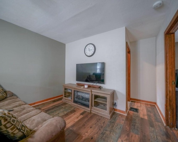 204 Elkhorn, POLO, Illinois 61064, 1 Bedroom Bedrooms, ,1 BathroomBathrooms,House,For Sale,Elkhorn,202604596