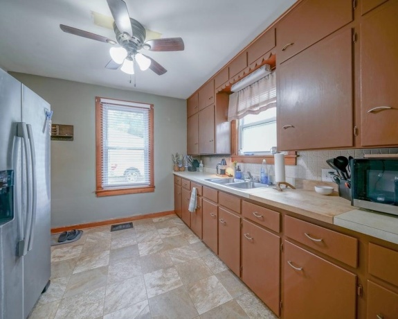 204 Elkhorn, POLO, Illinois 61064, 1 Bedroom Bedrooms, ,1 BathroomBathrooms,House,For Sale,Elkhorn,202604596