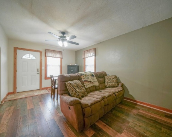 204 Elkhorn, POLO, Illinois 61064, 1 Bedroom Bedrooms, ,1 BathroomBathrooms,House,For Sale,Elkhorn,202604596
