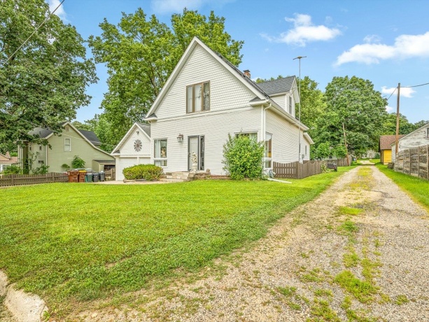 520 Division, PECATONICA, Illinois 61063, 2 Bedrooms Bedrooms, ,3 BathroomsBathrooms,House,For Sale,Division,202604286