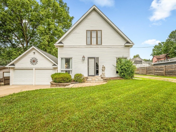 520 Division, PECATONICA, Illinois 61063, 2 Bedrooms Bedrooms, ,3 BathroomsBathrooms,House,For Sale,Division,202604286