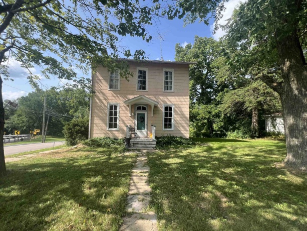 202 Lincoln, MOUNT CARROLL, Illinois 61053, 3 Bedrooms Bedrooms, ,2 BathroomsBathrooms,House,For Sale,Lincoln,202604600