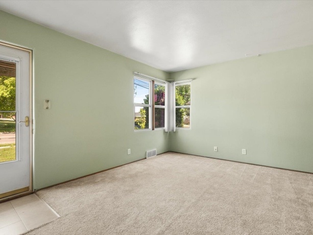 133 Park, FREEPORT, Illinois 61032, 2 Bedrooms Bedrooms, ,1 BathroomBathrooms,House,For Sale,Park,202604601