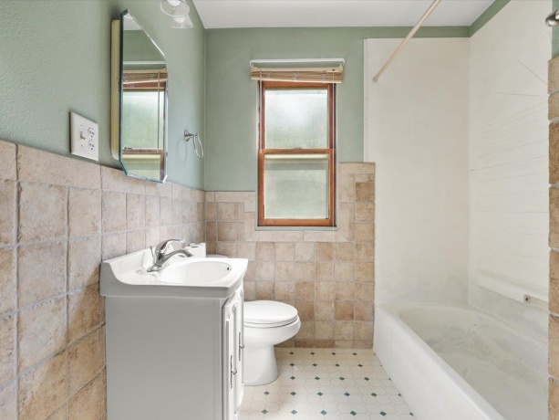 133 Park, FREEPORT, Illinois 61032, 2 Bedrooms Bedrooms, ,1 BathroomBathrooms,House,For Sale,Park,202604601