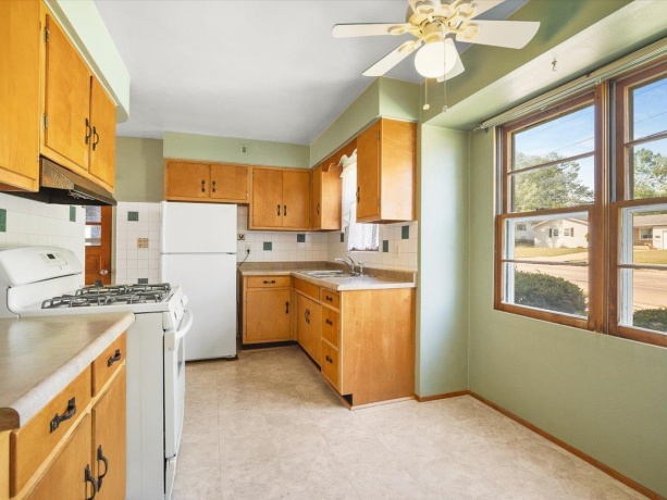 133 Park, FREEPORT, Illinois 61032, 2 Bedrooms Bedrooms, ,1 BathroomBathrooms,House,For Sale,Park,202604601