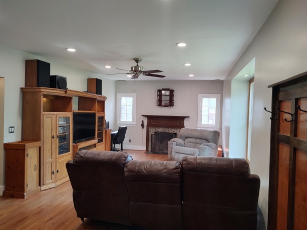 915 Julien, BELVIDERE, Illinois 61008, 3 Bedrooms Bedrooms, ,2 BathroomsBathrooms,House,For Sale,Julien,202604226