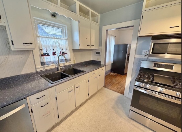 532 River, LOVES PARK, Illinois 61111, 2 Bedrooms Bedrooms, ,1 BathroomBathrooms,House,For Sale,River,202604606