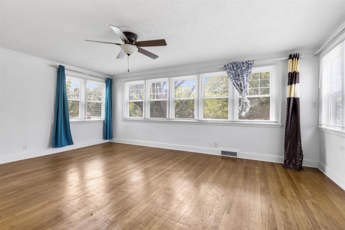 1812 Huffman, ROCKFORD, Illinois 61101, 3 Bedrooms Bedrooms, ,2 BathroomsBathrooms,House,For Sale,Huffman,202604608