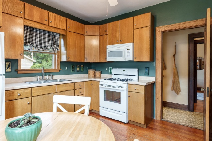 626 SMITH, ROCKFORD, Illinois 61107, 2 Bedrooms Bedrooms, ,1 BathroomBathrooms,House,For Sale,SMITH,202604611