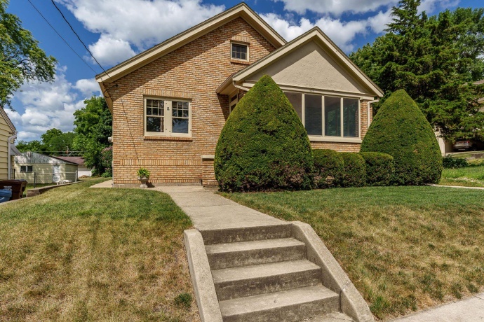 626 SMITH, ROCKFORD, Illinois 61107, 2 Bedrooms Bedrooms, ,1 BathroomBathrooms,House,For Sale,SMITH,202604611