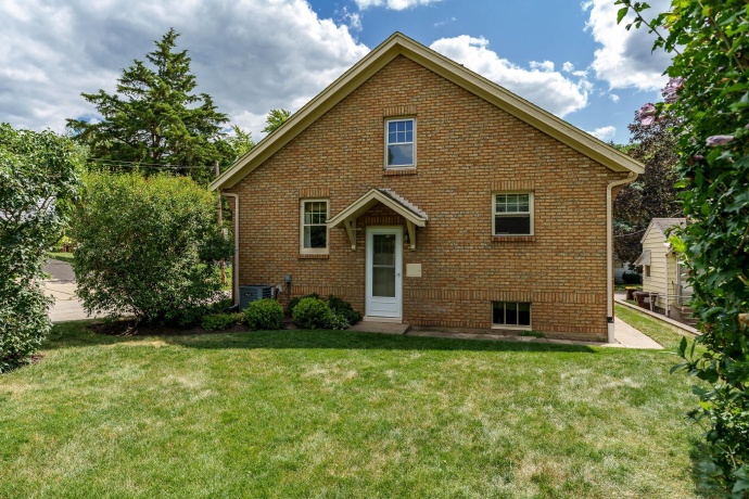 626 SMITH, ROCKFORD, Illinois 61107, 2 Bedrooms Bedrooms, ,1 BathroomBathrooms,House,For Sale,SMITH,202604611