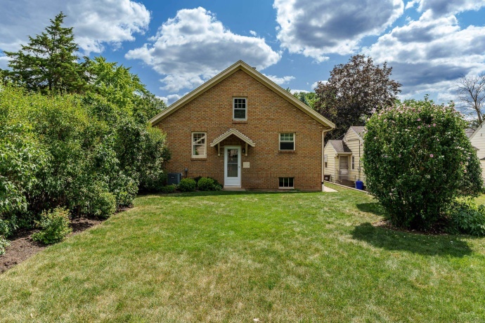 626 SMITH, ROCKFORD, Illinois 61107, 2 Bedrooms Bedrooms, ,1 BathroomBathrooms,House,For Sale,SMITH,202604611