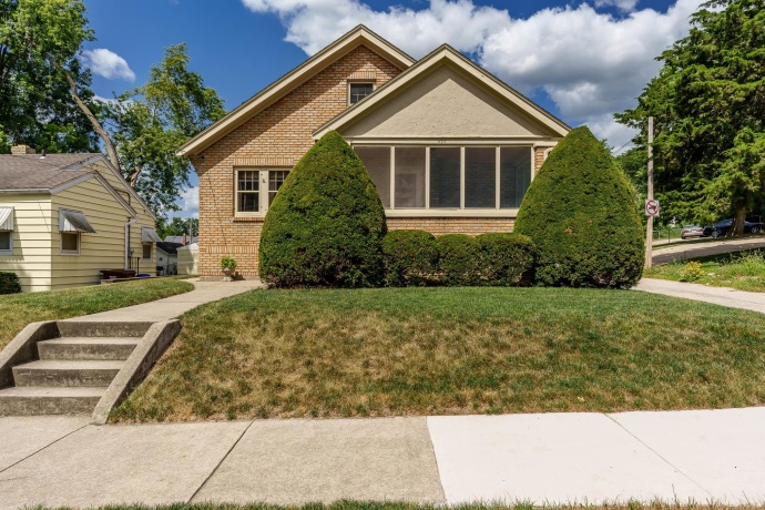 626 SMITH, ROCKFORD, Illinois 61107, 2 Bedrooms Bedrooms, ,1 BathroomBathrooms,House,For Sale,SMITH,202604611