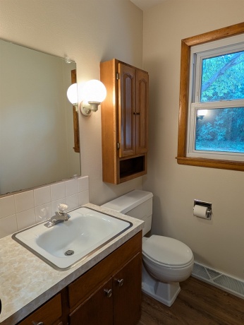 1324 Empire, FREEPORT, Illinois 61032, 3 Bedrooms Bedrooms, ,1 BathroomBathrooms,House,For Sale,Empire,202604612