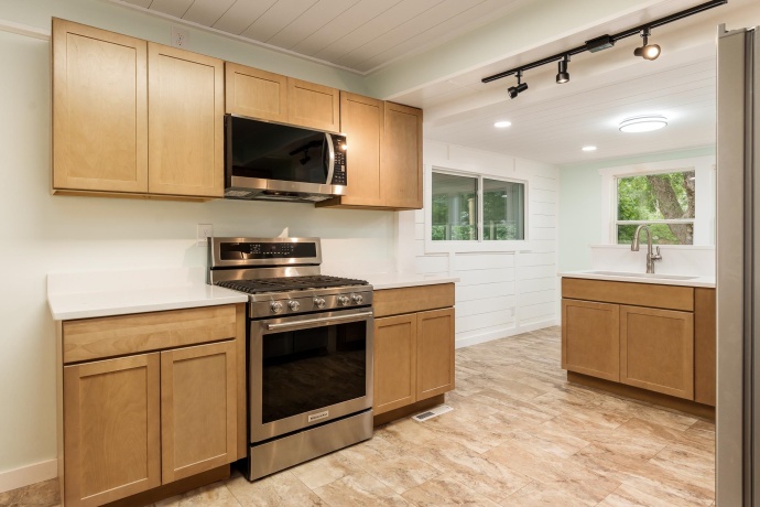 2916 Rural, ROCKFORD, Illinois 61107, 5 Bedrooms Bedrooms, ,2 BathroomsBathrooms,House,For Sale,Rural,202604621