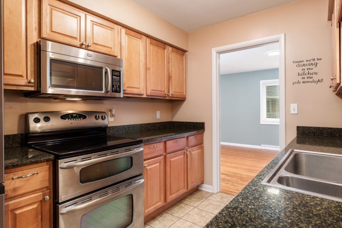 1811 RANDOLPH, ROCKFORD, Illinois 61103, 3 Bedrooms Bedrooms, ,1 BathroomBathrooms,House,For Sale,RANDOLPH,202604623