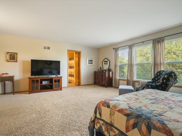 305 Greenbriar, POPLAR GROVE, Illinois 61065, 4 Bedrooms Bedrooms, ,2 BathroomsBathrooms,House,For Sale,Greenbriar,202604625