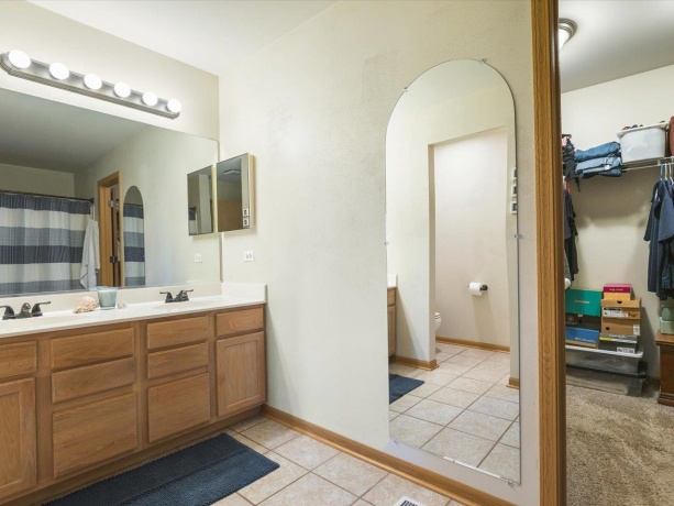 305 Greenbriar, POPLAR GROVE, Illinois 61065, 4 Bedrooms Bedrooms, ,2 BathroomsBathrooms,House,For Sale,Greenbriar,202604625
