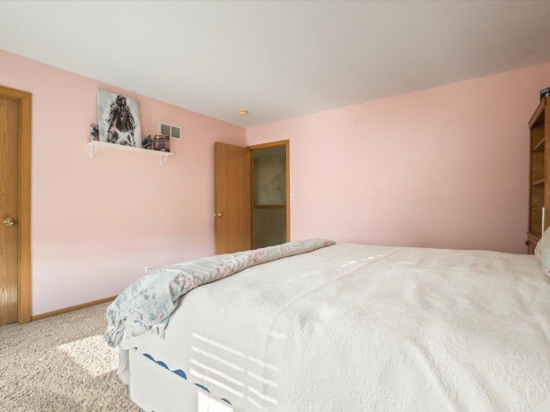 305 Greenbriar, POPLAR GROVE, Illinois 61065, 4 Bedrooms Bedrooms, ,2 BathroomsBathrooms,House,For Sale,Greenbriar,202604625