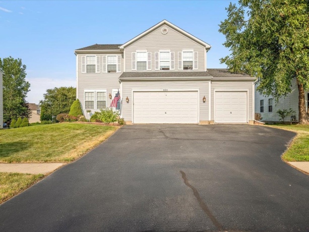 305 Greenbriar, POPLAR GROVE, Illinois 61065, 4 Bedrooms Bedrooms, ,2 BathroomsBathrooms,House,For Sale,Greenbriar,202604625