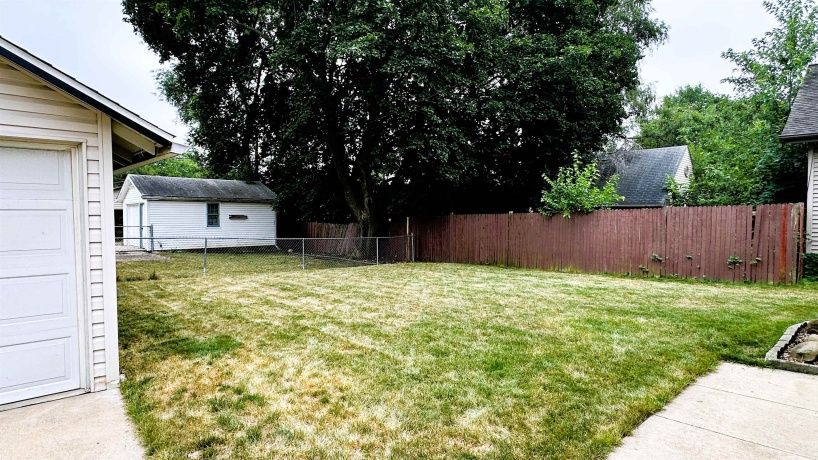 1621 Latham, ROCKFORD, Illinois 61103, 2 Bedrooms Bedrooms, ,1 BathroomBathrooms,House,For Sale,Latham,202604626