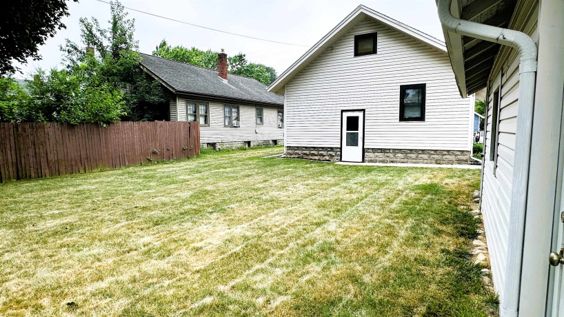 1621 Latham, ROCKFORD, Illinois 61103, 2 Bedrooms Bedrooms, ,1 BathroomBathrooms,House,For Sale,Latham,202604626