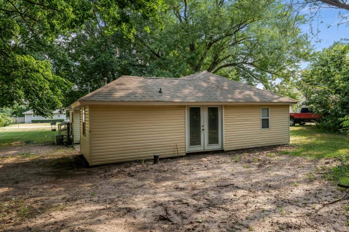 2010 New Milford School, ROCKFORD, Illinois 61109, 3 Bedrooms Bedrooms, ,1 BathroomBathrooms,House,For Sale,New Milford School,202604628