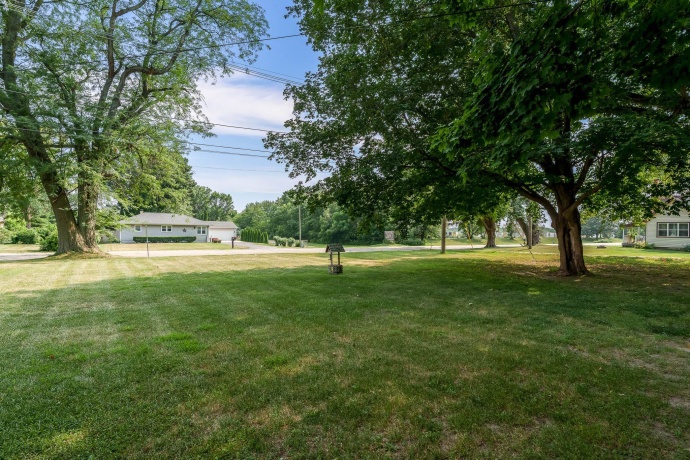 2010 New Milford School, ROCKFORD, Illinois 61109, 3 Bedrooms Bedrooms, ,1 BathroomBathrooms,House,For Sale,New Milford School,202604628
