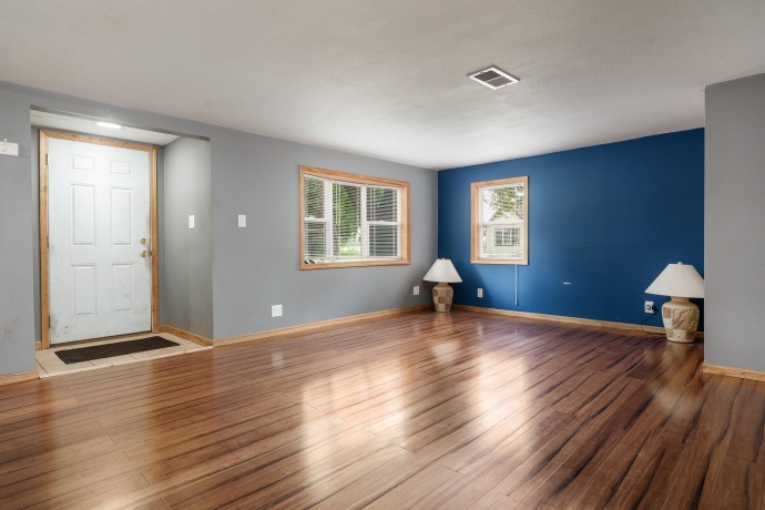 2010 New Milford School, ROCKFORD, Illinois 61109, 3 Bedrooms Bedrooms, ,1 BathroomBathrooms,House,For Sale,New Milford School,202604628