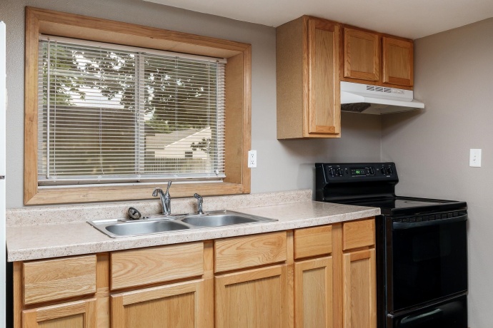 2010 New Milford School, ROCKFORD, Illinois 61109, 3 Bedrooms Bedrooms, ,1 BathroomBathrooms,House,For Sale,New Milford School,202604628