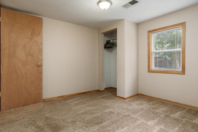2010 New Milford School, ROCKFORD, Illinois 61109, 3 Bedrooms Bedrooms, ,1 BathroomBathrooms,House,For Sale,New Milford School,202604628