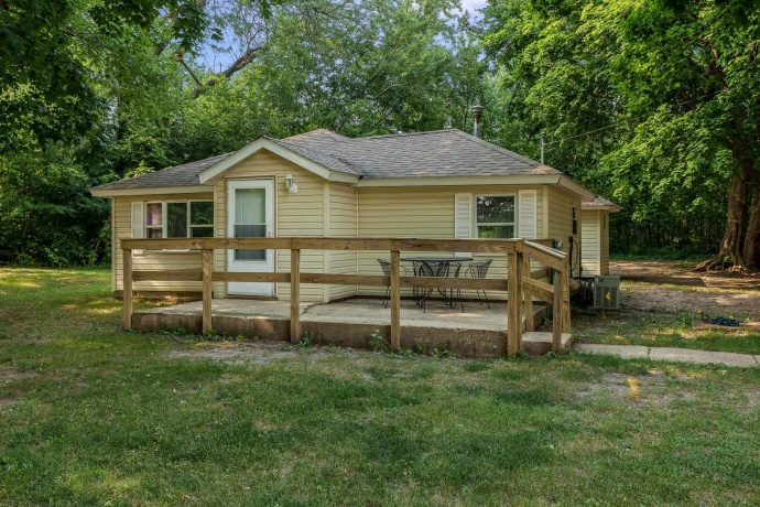2010 New Milford School, ROCKFORD, Illinois 61109, 3 Bedrooms Bedrooms, ,1 BathroomBathrooms,House,For Sale,New Milford School,202604628