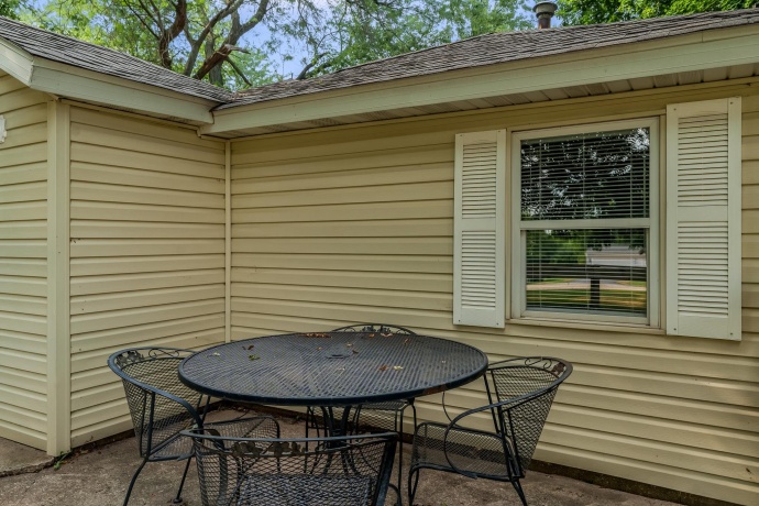 2010 New Milford School, ROCKFORD, Illinois 61109, 3 Bedrooms Bedrooms, ,1 BathroomBathrooms,House,For Sale,New Milford School,202604628