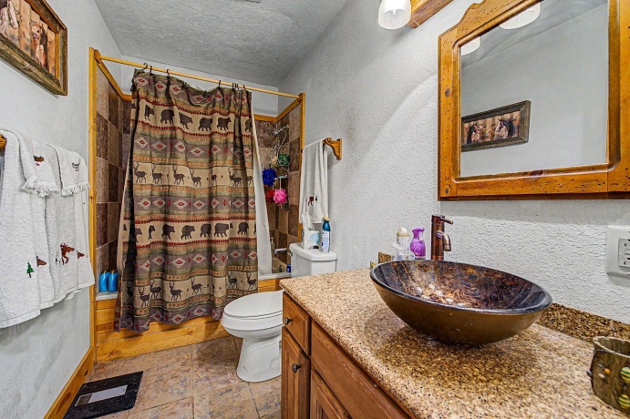 11 Heatherdowns, GALENA, Illinois 61036, 4 Bedrooms Bedrooms, ,3 BathroomsBathrooms,House,For Sale,Heatherdowns,202604631