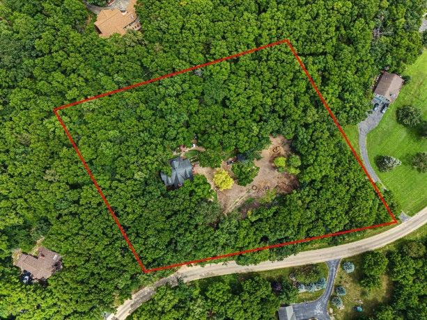 11 Heatherdowns, GALENA, Illinois 61036, 4 Bedrooms Bedrooms, ,3 BathroomsBathrooms,House,For Sale,Heatherdowns,202604631