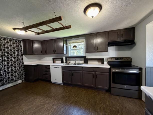 208 Broad, MOUNT CARROLL, Illinois 61053, 3 Bedrooms Bedrooms, ,2 BathroomsBathrooms,House,For Sale,Broad,202603771