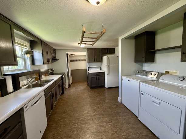 208 Broad, MOUNT CARROLL, Illinois 61053, 3 Bedrooms Bedrooms, ,2 BathroomsBathrooms,House,For Sale,Broad,202603771