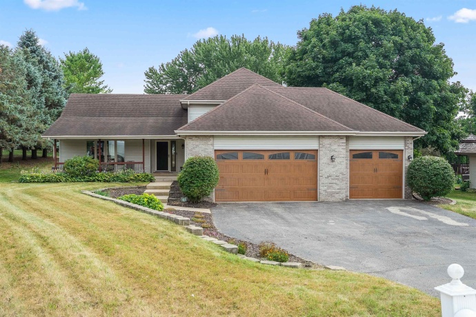 6853 Prairenook, ROSCOE, Illinois 61073, 5 Bedrooms Bedrooms, ,2 BathroomsBathrooms,House,For Sale,Prairenook,202604634