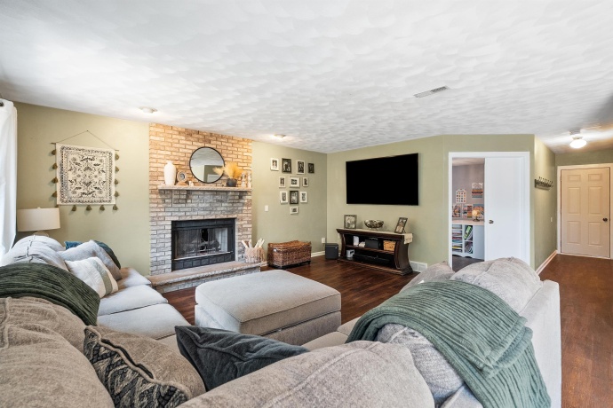 6853 Prairenook, ROSCOE, Illinois 61073, 5 Bedrooms Bedrooms, ,2 BathroomsBathrooms,House,For Sale,Prairenook,202604634