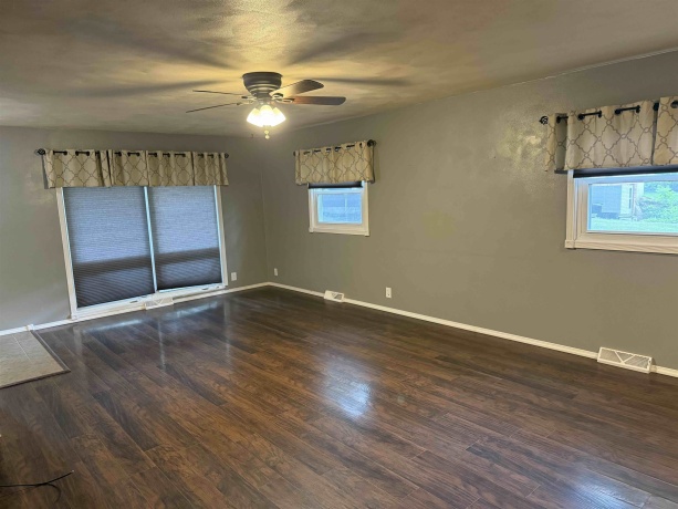 602 Center, LENA, Illinois 61048, 3 Bedrooms Bedrooms, ,2 BathroomsBathrooms,House,For Sale,Center,202604636