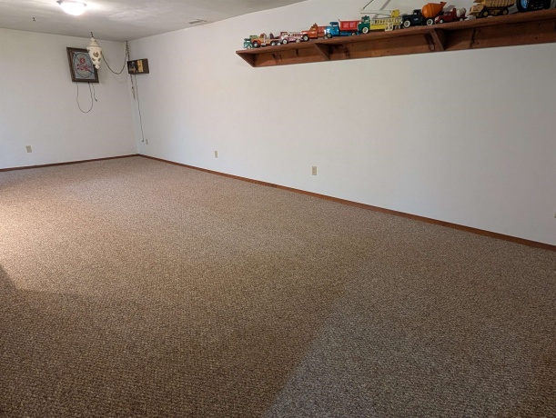 204 Hickory, LENA, Illinois 61048, 2 Bedrooms Bedrooms, ,2 BathroomsBathrooms,House,For Sale,Hickory,202604637