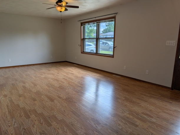 204 Hickory, LENA, Illinois 61048, 2 Bedrooms Bedrooms, ,2 BathroomsBathrooms,House,For Sale,Hickory,202604637
