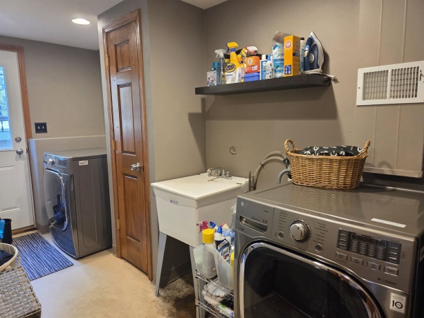 743 Valley Forge, ROCKTON, Illinois 61072, 4 Bedrooms Bedrooms, ,3 BathroomsBathrooms,House,For Sale,Valley Forge,202604638