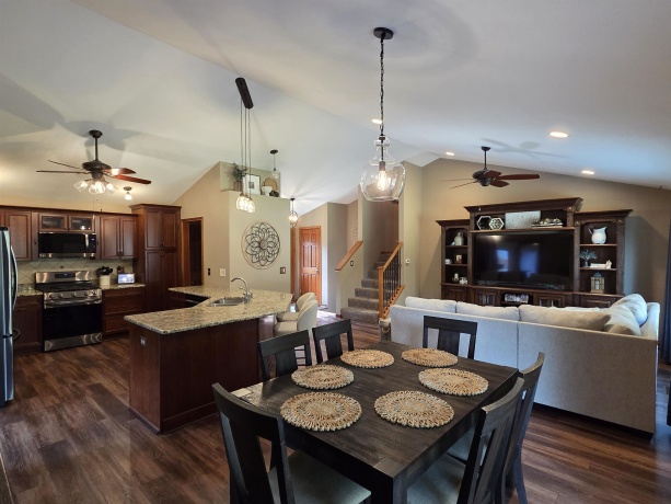 743 Valley Forge, ROCKTON, Illinois 61072, 4 Bedrooms Bedrooms, ,3 BathroomsBathrooms,House,For Sale,Valley Forge,202604638