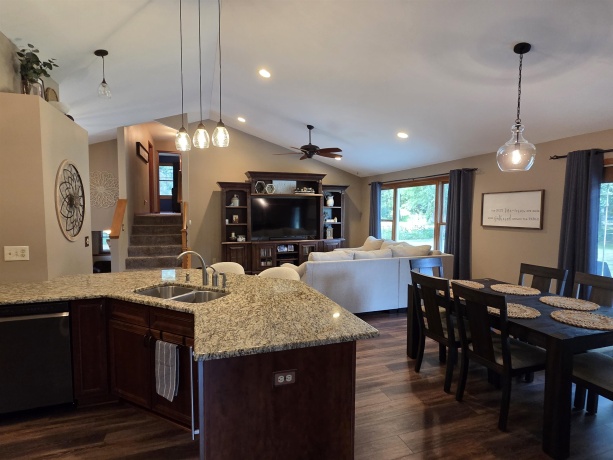 743 Valley Forge, ROCKTON, Illinois 61072, 4 Bedrooms Bedrooms, ,3 BathroomsBathrooms,House,For Sale,Valley Forge,202604638