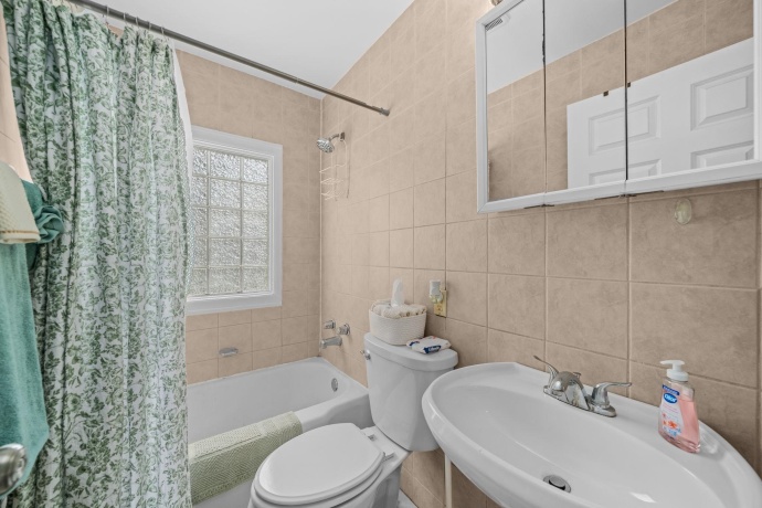 815 20th, ROCKFORD, Illinois 61104, 2 Bedrooms Bedrooms, ,1 BathroomBathrooms,House,For Sale,20th,202604641