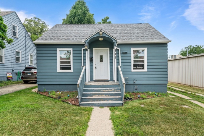 815 20th, ROCKFORD, Illinois 61104, 2 Bedrooms Bedrooms, ,1 BathroomBathrooms,House,For Sale,20th,202604641