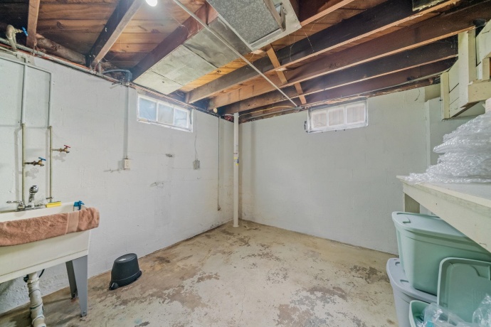 815 20th, ROCKFORD, Illinois 61104, 2 Bedrooms Bedrooms, ,1 BathroomBathrooms,House,For Sale,20th,202604641