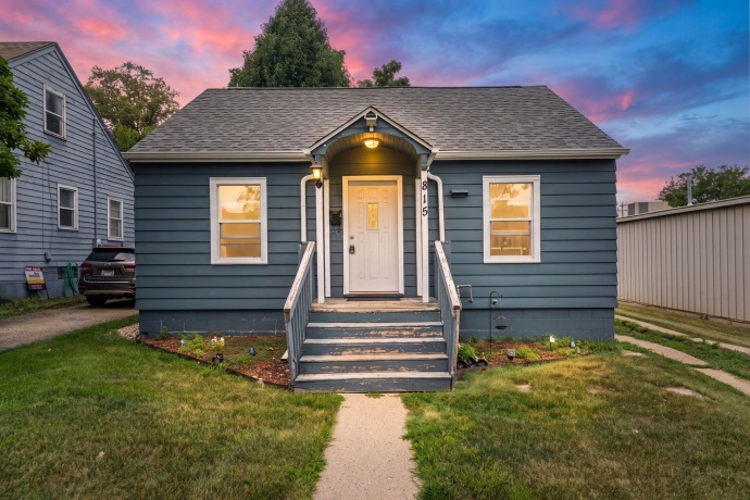 815 20th, ROCKFORD, Illinois 61104, 2 Bedrooms Bedrooms, ,1 BathroomBathrooms,House,For Sale,20th,202604641