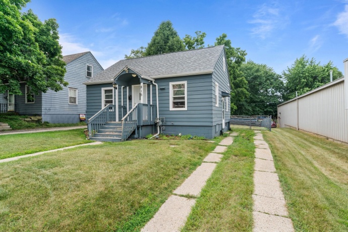 815 20th, ROCKFORD, Illinois 61104, 2 Bedrooms Bedrooms, ,1 BathroomBathrooms,House,For Sale,20th,202604641